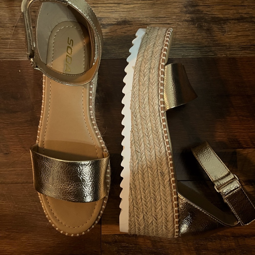 Soda, platform sandal